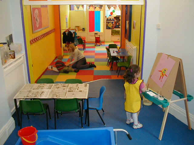 creche1.jpg (34443 bytes)